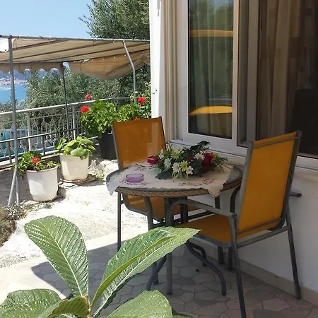 Baso Hilltop Apartment